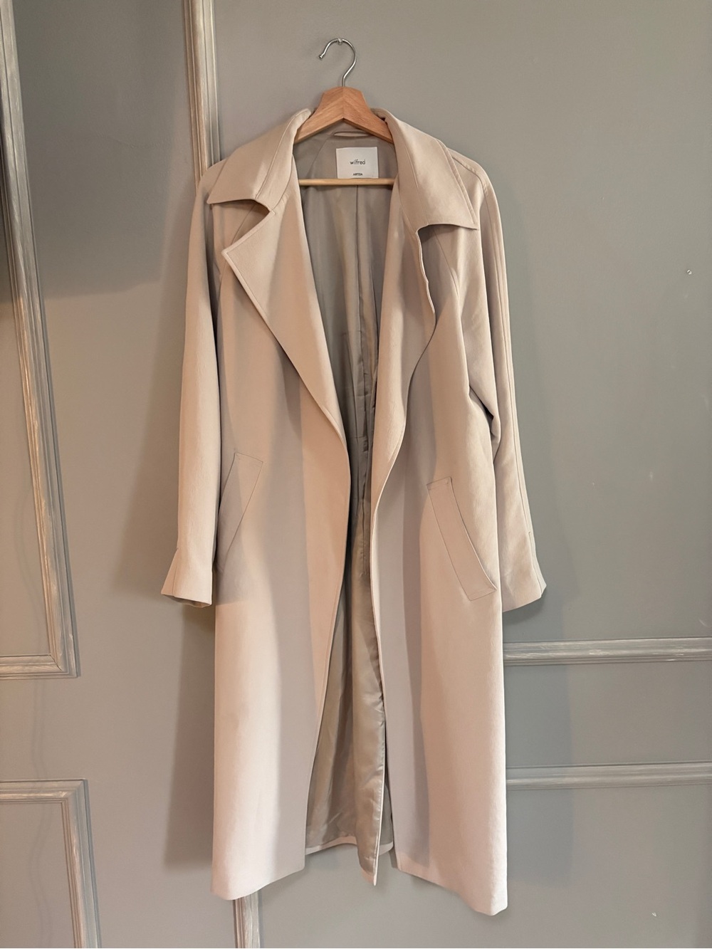 Aritzia Splendour Trench Crepette - Medium